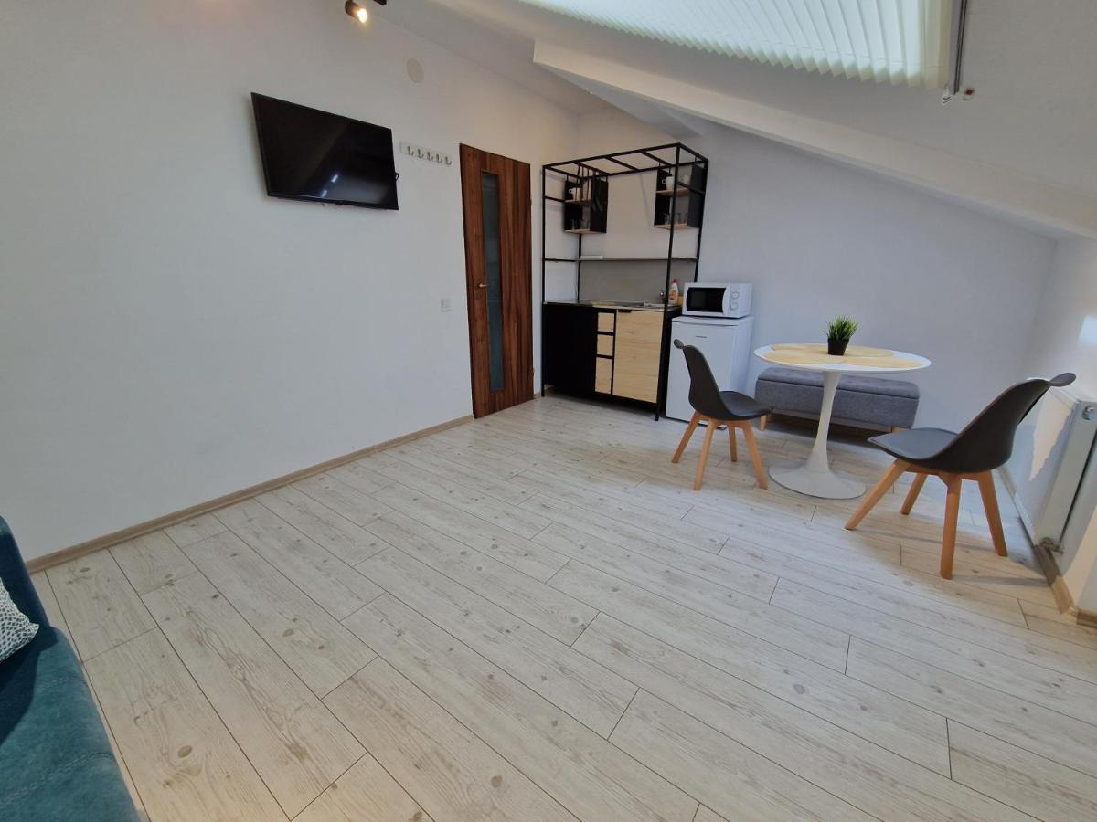 Key Apartments In Main Square Brasov Exterior photo